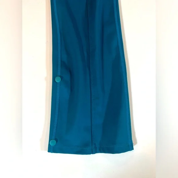 Halara ultra High-Waisted teal Pants/leggings 
Size large - Picture 2 of 5